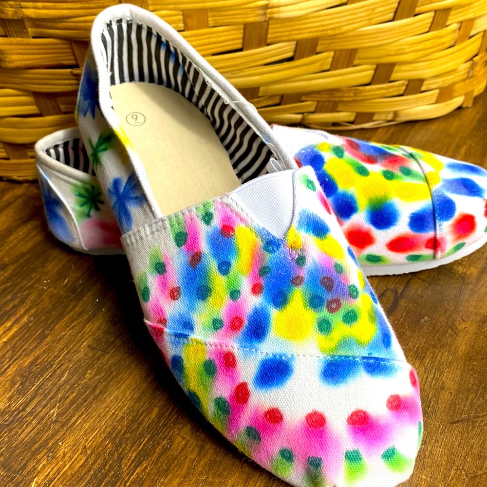🌺Rainbow Colored Shoes🌺